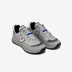 VEJA X ÉTUDES SHARK