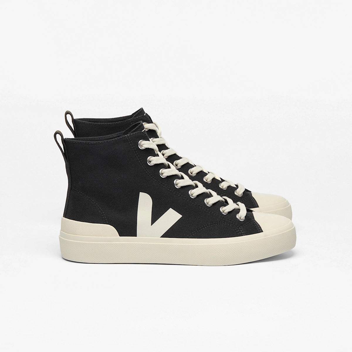 WATA II CANVAS BLACK PIERRE